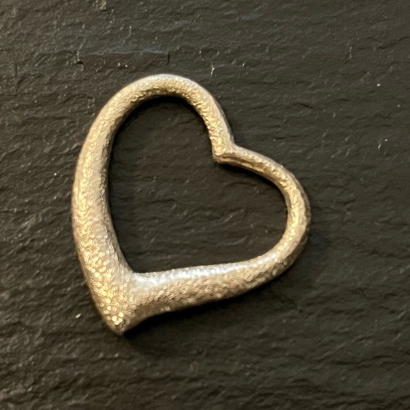 Sterling Silver Sandblasted Open Heart Pendant Marked 925 - Picture 4 of 12